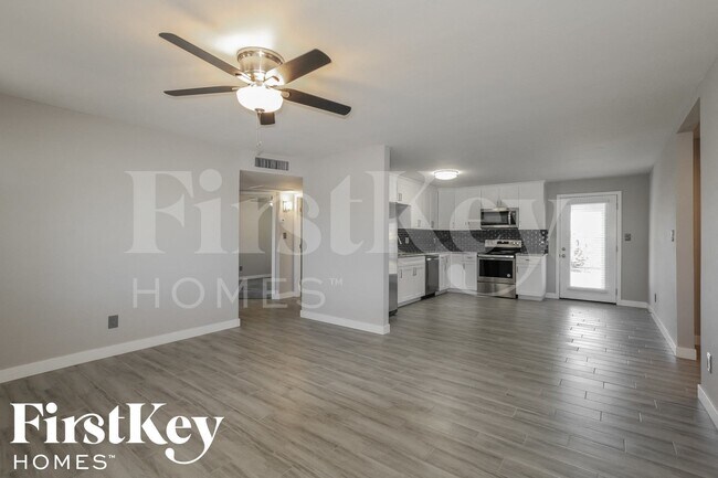 Building Photo - 15034 N 38th St
