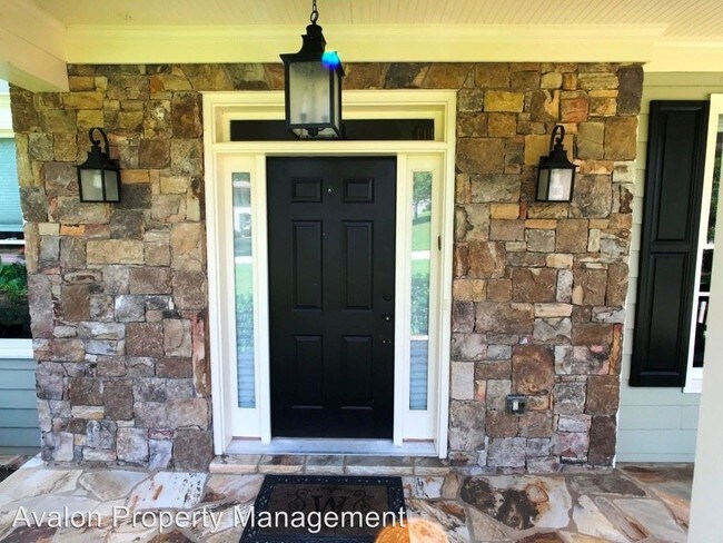 Building Photo - 4 br, 3.5 bath House - 4332 Cove Way NE