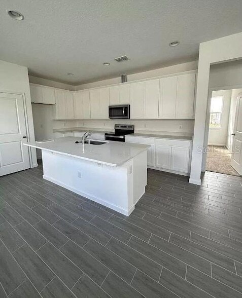 Building Photo - 4350 Davos Dr
