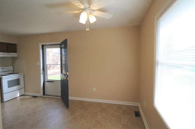 Foto del edificio - 126 Henry Ct