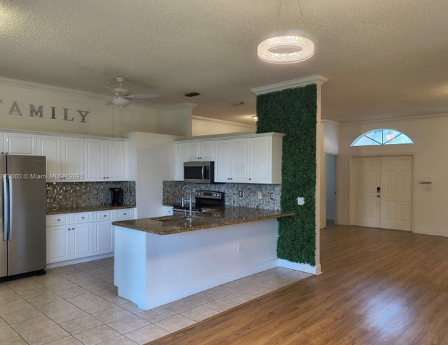 Foto del edificio - 440 SE 25th Dr