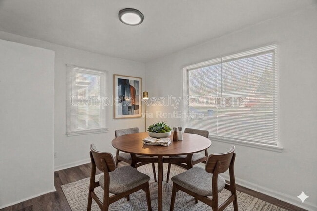 Photo - 9823 Winkler Dr House