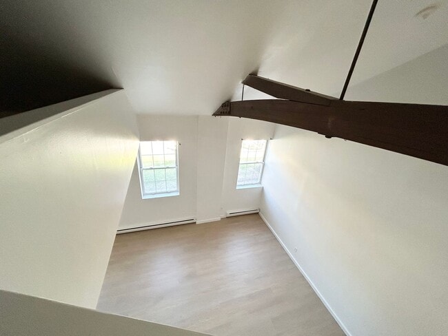 Interior Photo - 30 Black Creek