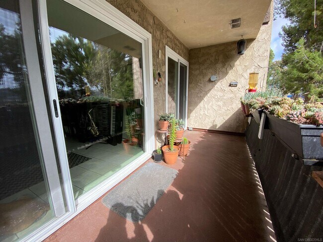 Foto del edificio - 6406 Friars Rd