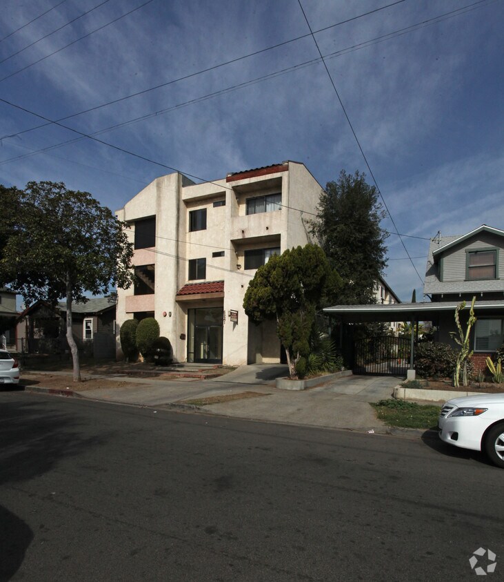 Primary Photo - 5241 Lexington Ave