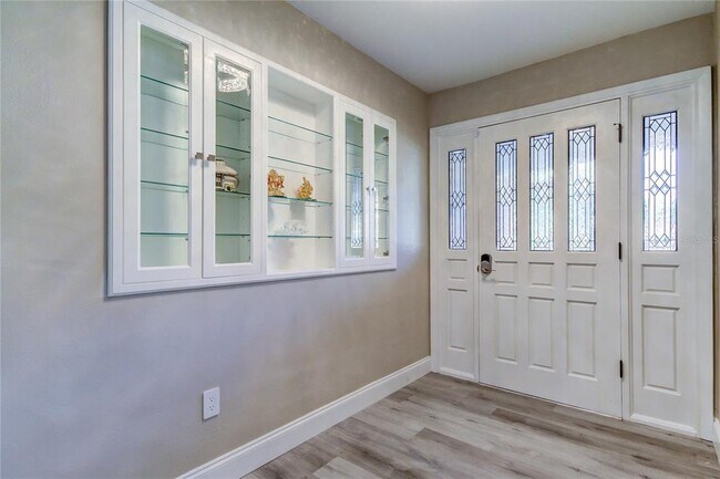 Building Photo - 2451 Channing Cir