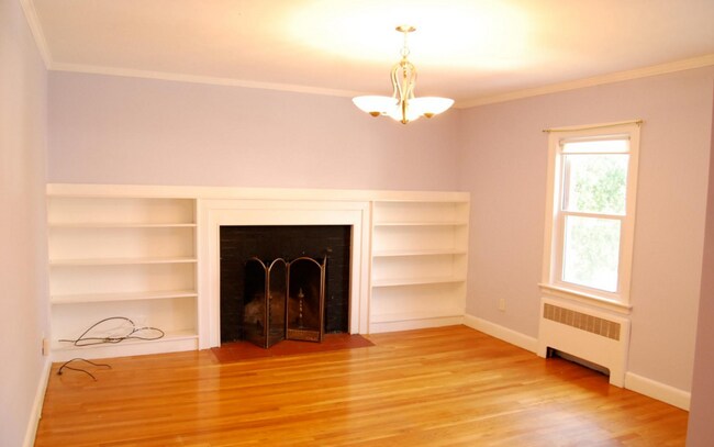 Building Photo - 95 Undine Rd