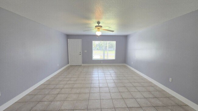Building Photo - 104 Charles Dr
