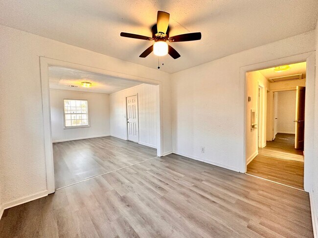 Building Photo - Three bedroom OKC Home