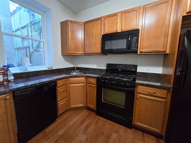 Foto del edificio - 1013 Pine St