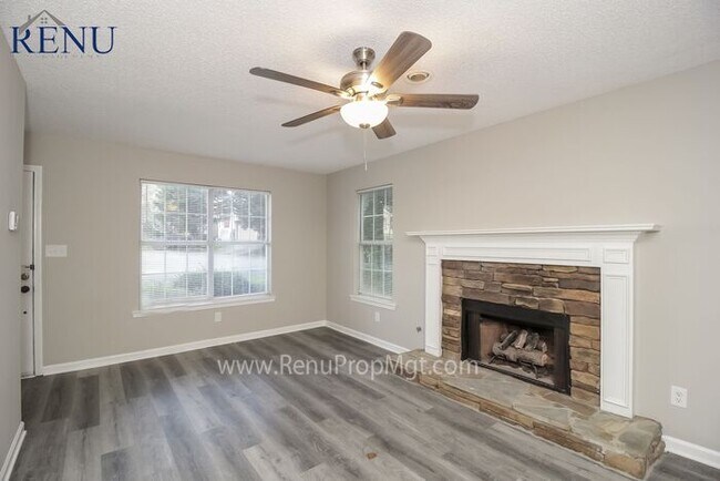 Foto del edificio - Available Now!