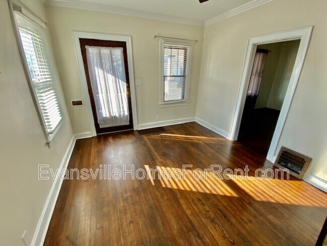 Building Photo - 2713 W Virginia St