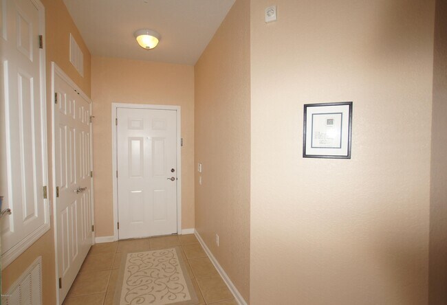 Foto del edificio - 1626 Peregrine Cir