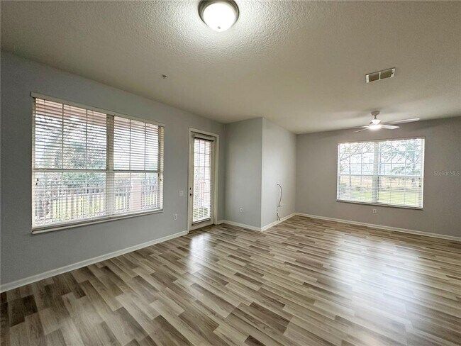 Foto del edificio - 5048 Shoreway Loop