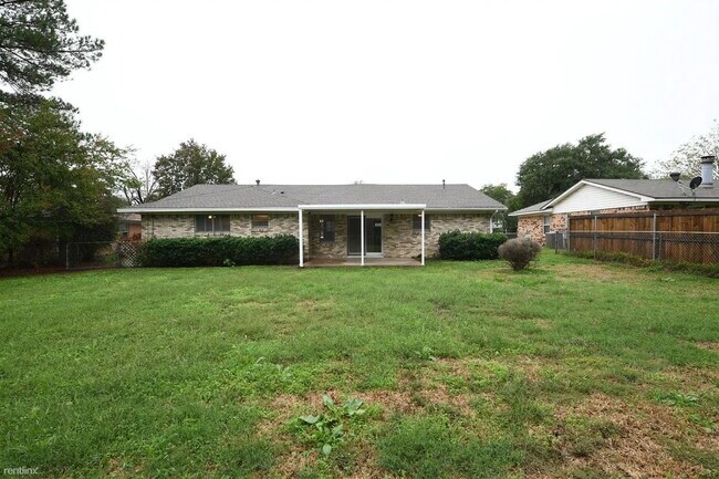 Photo - Updated 3BR/2BA Brick Home with Granite Kitchen & Fenced Yard — Kaufman ISD