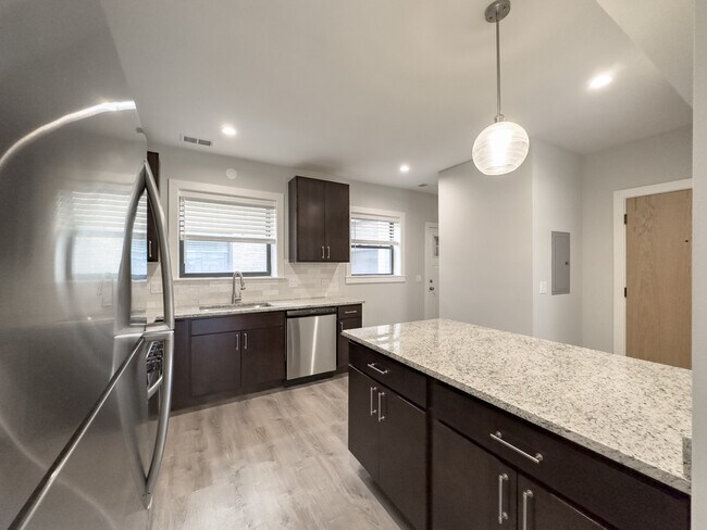 Building Photo - 1148 Maple Ave
