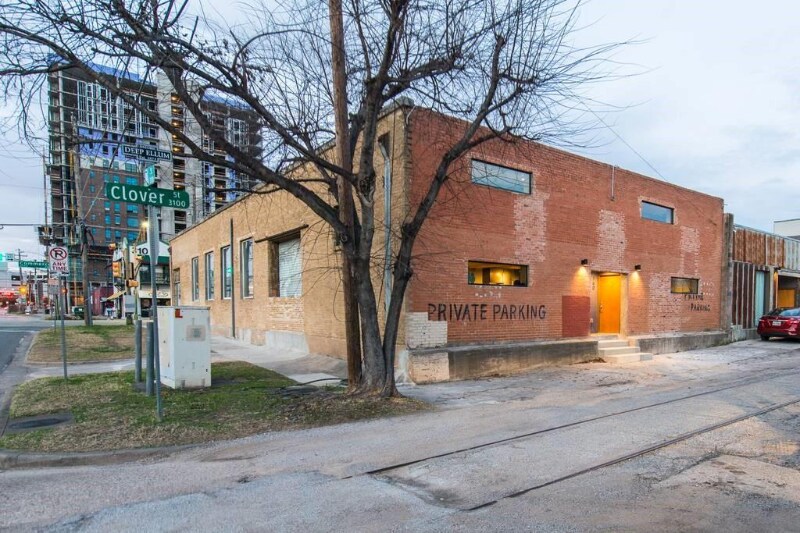 Primary Photo - 3100 Commerce St