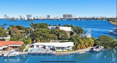 Building Photo - 12388 N Bayshore Dr