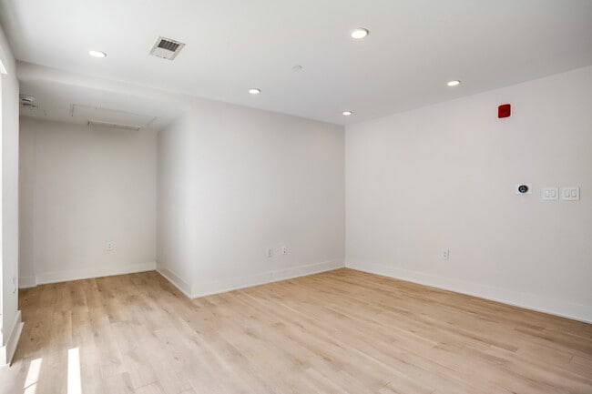 Building Photo - 1716 14th St NW