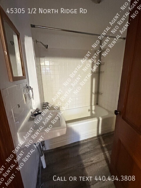 Building Photo - 45305 1/2 North Ridge Rd-