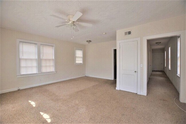 Foto del edificio - 410 E 14th St