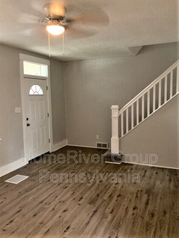 Building Photo - 2941 Glen Mawr St