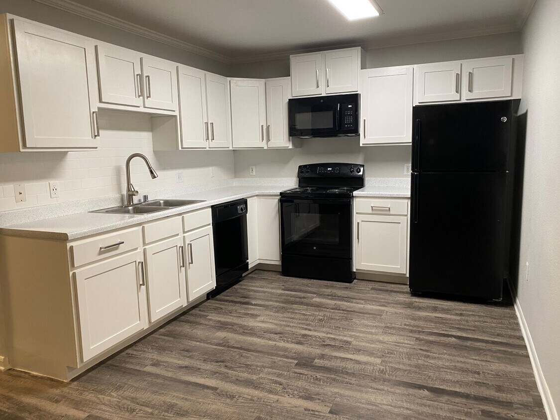 Parkwood Terrace Apartments 1201 E Old Settlers St Round Rock, TX