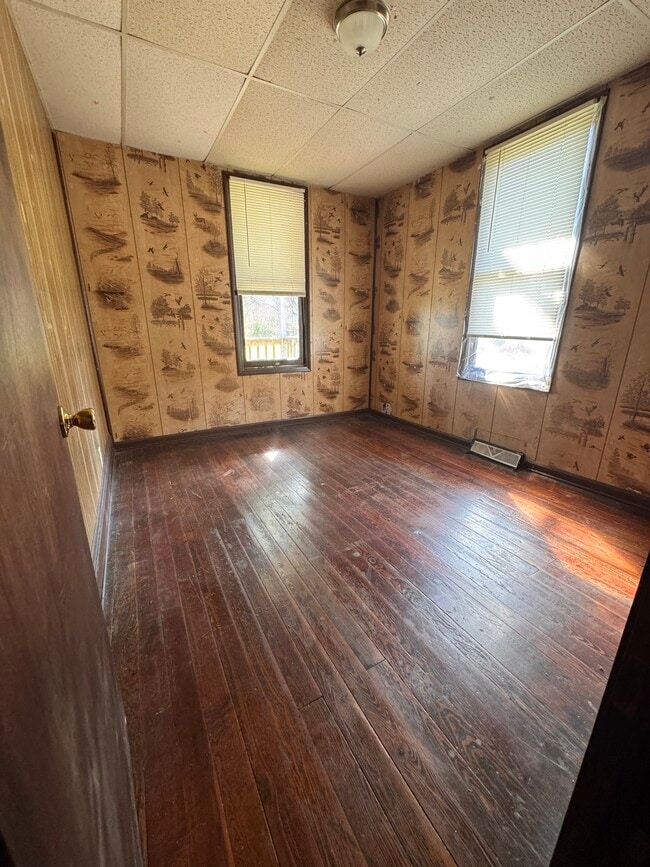 Building Photo - 309 S James St