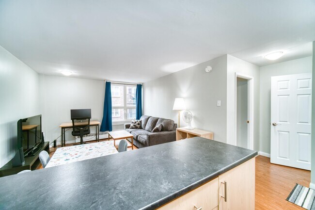 Photo du bâtiment - 5222-5222 Green St