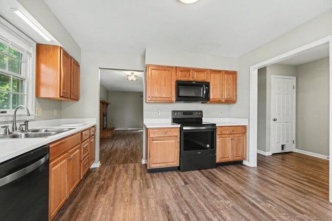 Building Photo - 616 Park Ridge Dr