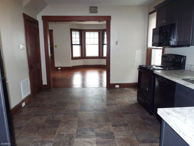 Building Photo - 2 br, 1 bath House - 406 S Market St