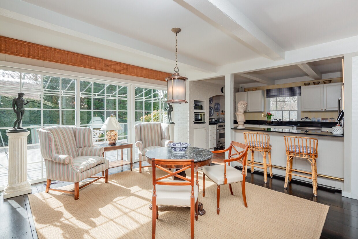 Foto principal - 16 Greenway Dr