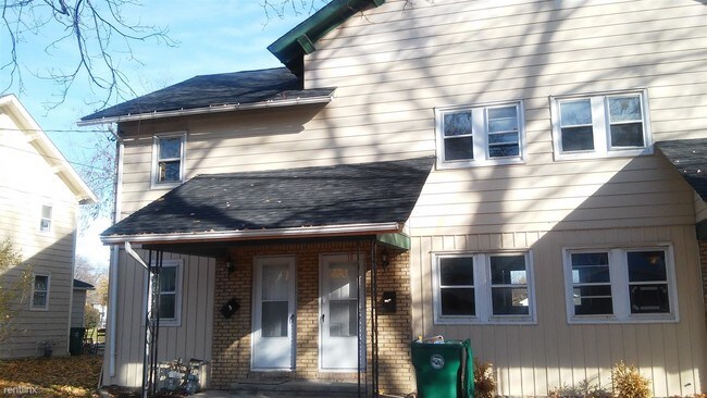Building Photo - 483 23rd St