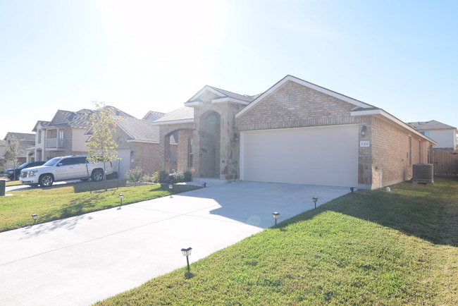Building Photo - 1304 Stonewall Ridge