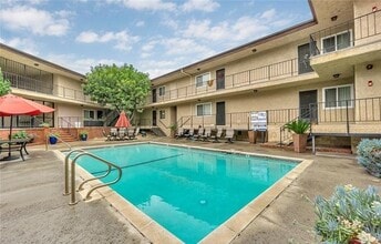 Building Photo - 3907 La Crescenta Ave