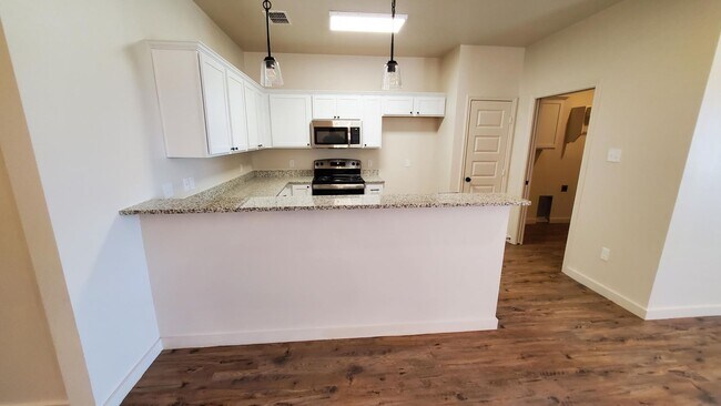 Foto del edificio - Half Off first full month's rent/ Frenship...