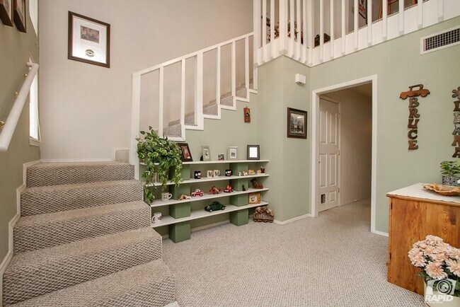 Foto del edificio - COMING SOON! Charming 1 Bed/1 Bath Duplex!!!