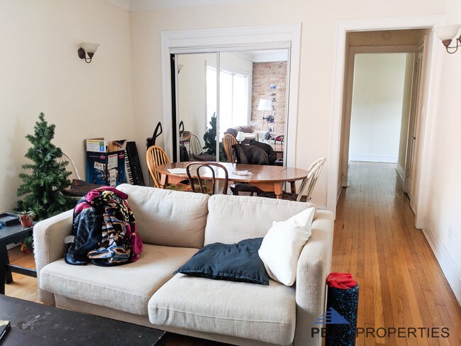 Foto del edificio - 2804 - 2822 N. Cambridge Ave.