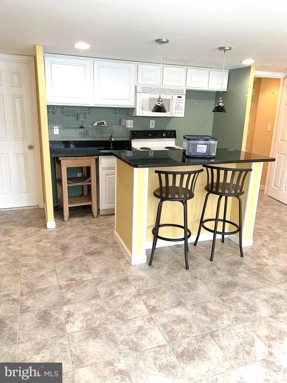 Foto del edificio - 4459 MacArthur Blvd NW