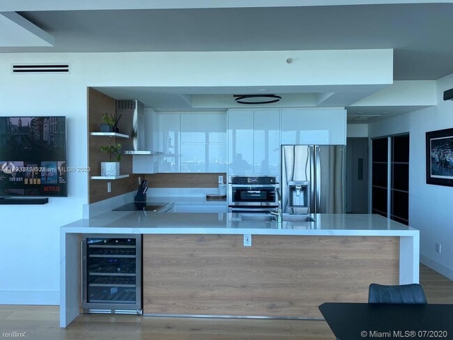 Foto del edificio - 2 br, 2.5 bath Condo - 888 Biscayne Blvd A...