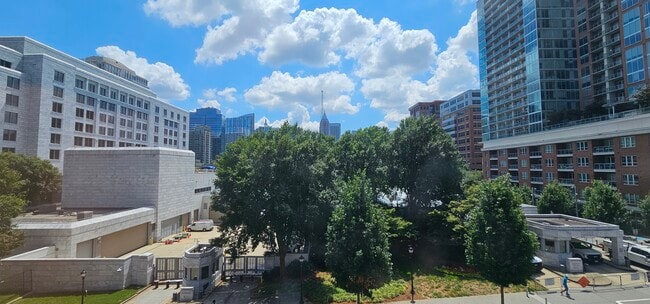 This unit has a south facing view the Midtown & Downtown skyline - 1075 Peachtree Walk NE