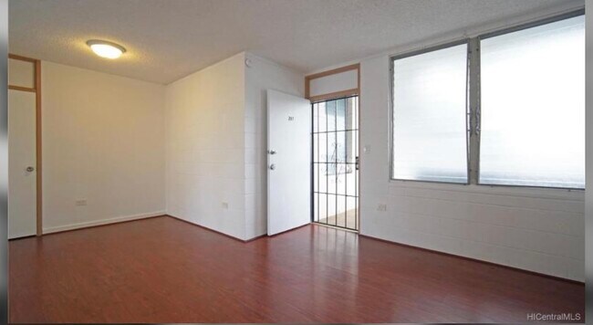 Building Photo - 98 -114 Lipoa Pl