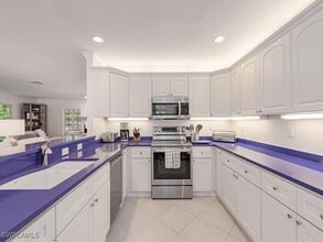 Building Photo - 206 1st Ave N