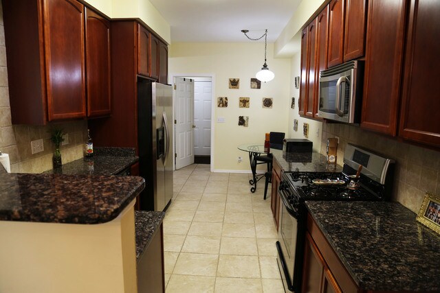 Building Photo - 502 Tamarack Dr