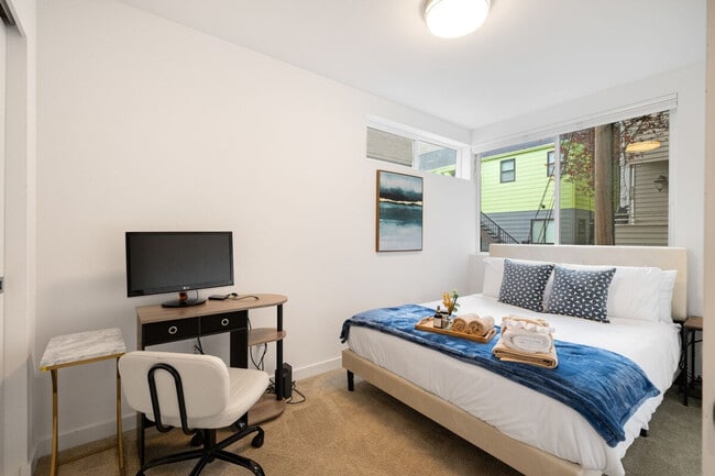 Foto del edificio - 620D 10th Ave E