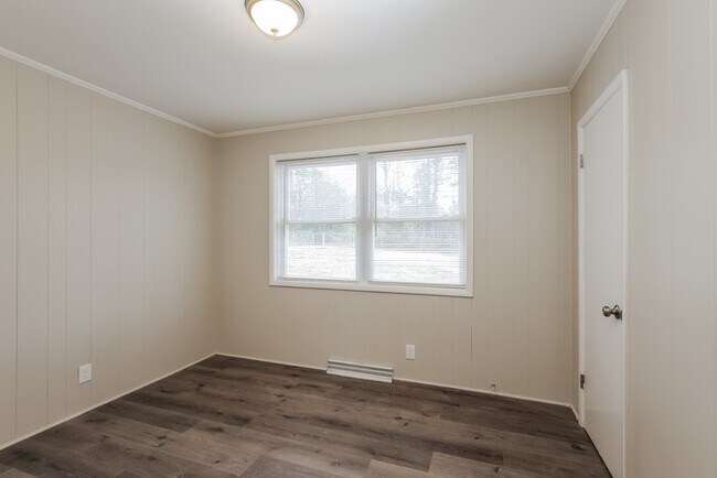 Building Photo - 2635 Skyland Dr
