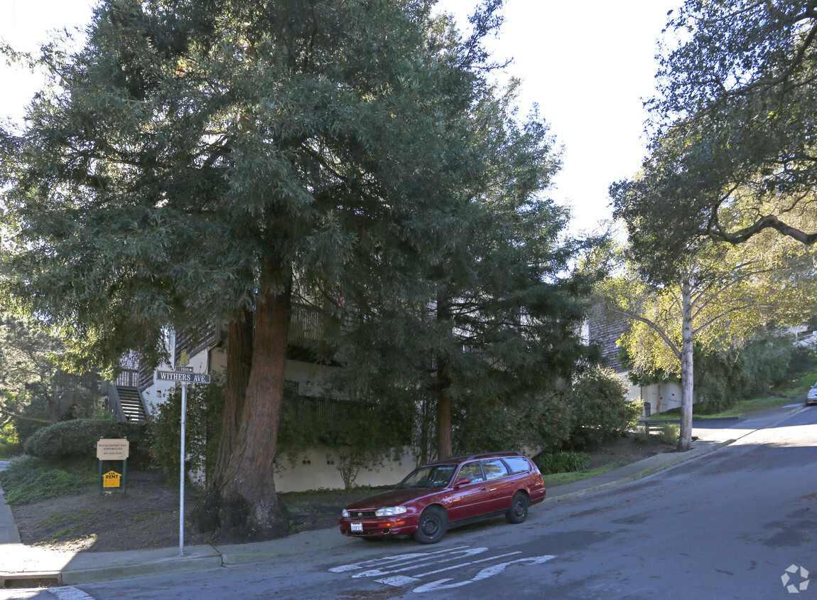 Foto del edificio - Huckleberry Hill Townhouses