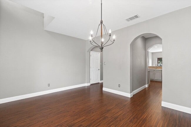 Foto del edificio - 259 Housefinch Loop