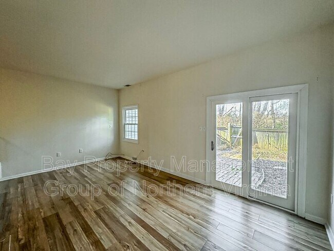 Foto del edificio - 9963 Capperton Dr