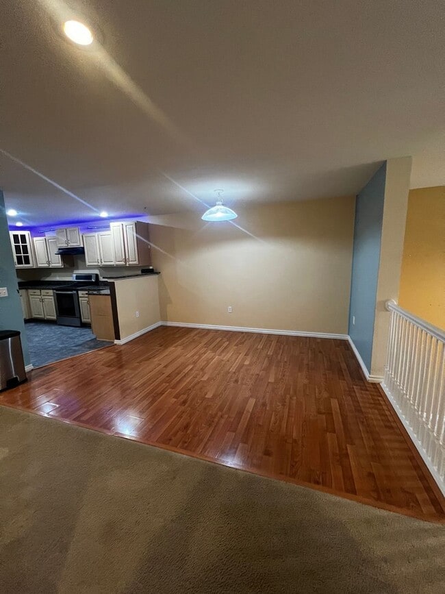 Building Photo - Charming Townhome, Prime Location, Cozy Li...